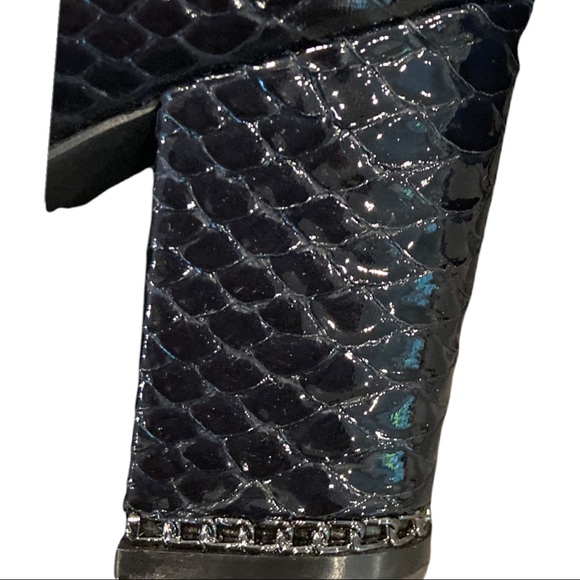 Moda in Pelle Leather ankle boots. Blue. Chain detailing. EUC - Picture 4 of 14